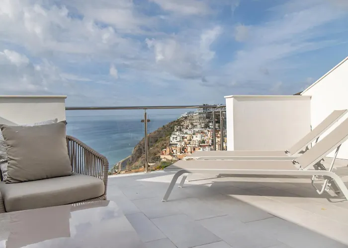 Sea View Ladera 公寓 内尔哈