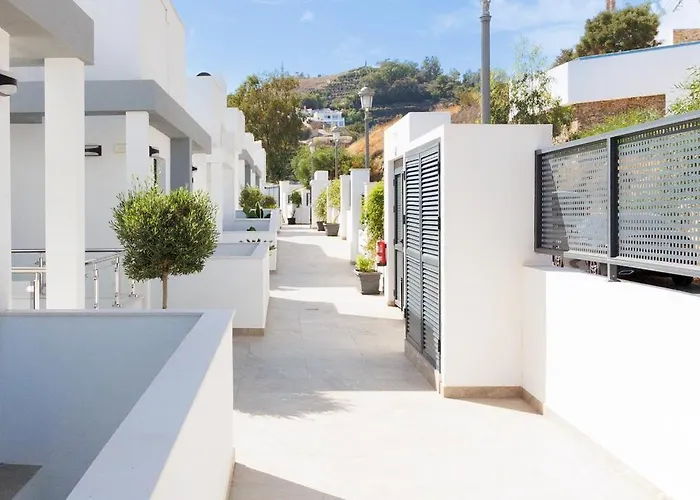 Sea View Ladera Apartment